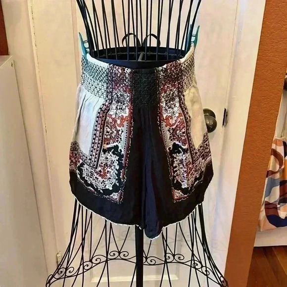 Free People Boho Shorts-Sz M - Picture 4 of 6